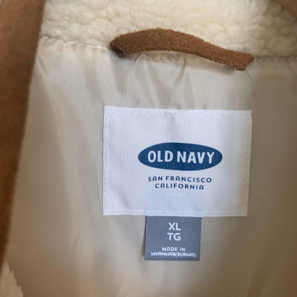 Old Navy Vest Size XL Sleeveless Cream Sherpa Quilted Stone Carving - Picture 4 of 16